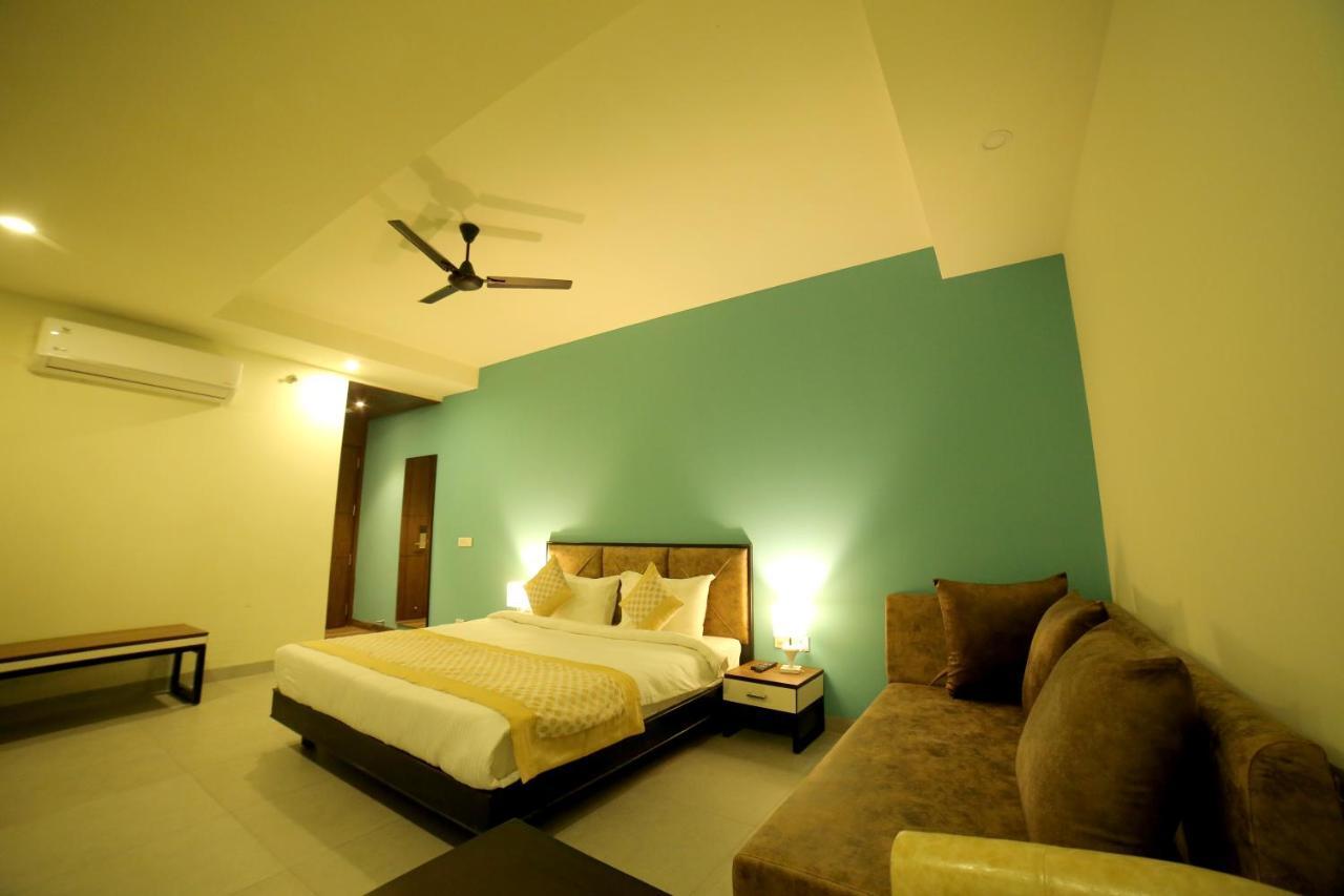 Vijay Vilas Hotel & Convention Hall アーグラ エクステリア 写真